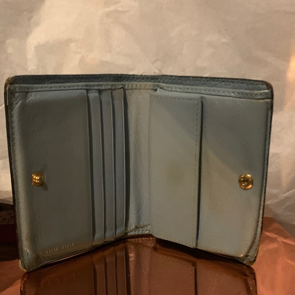 Miu Miu Blue Star-Print Leather Wallet with Gold Logo - Picture 2 of 4